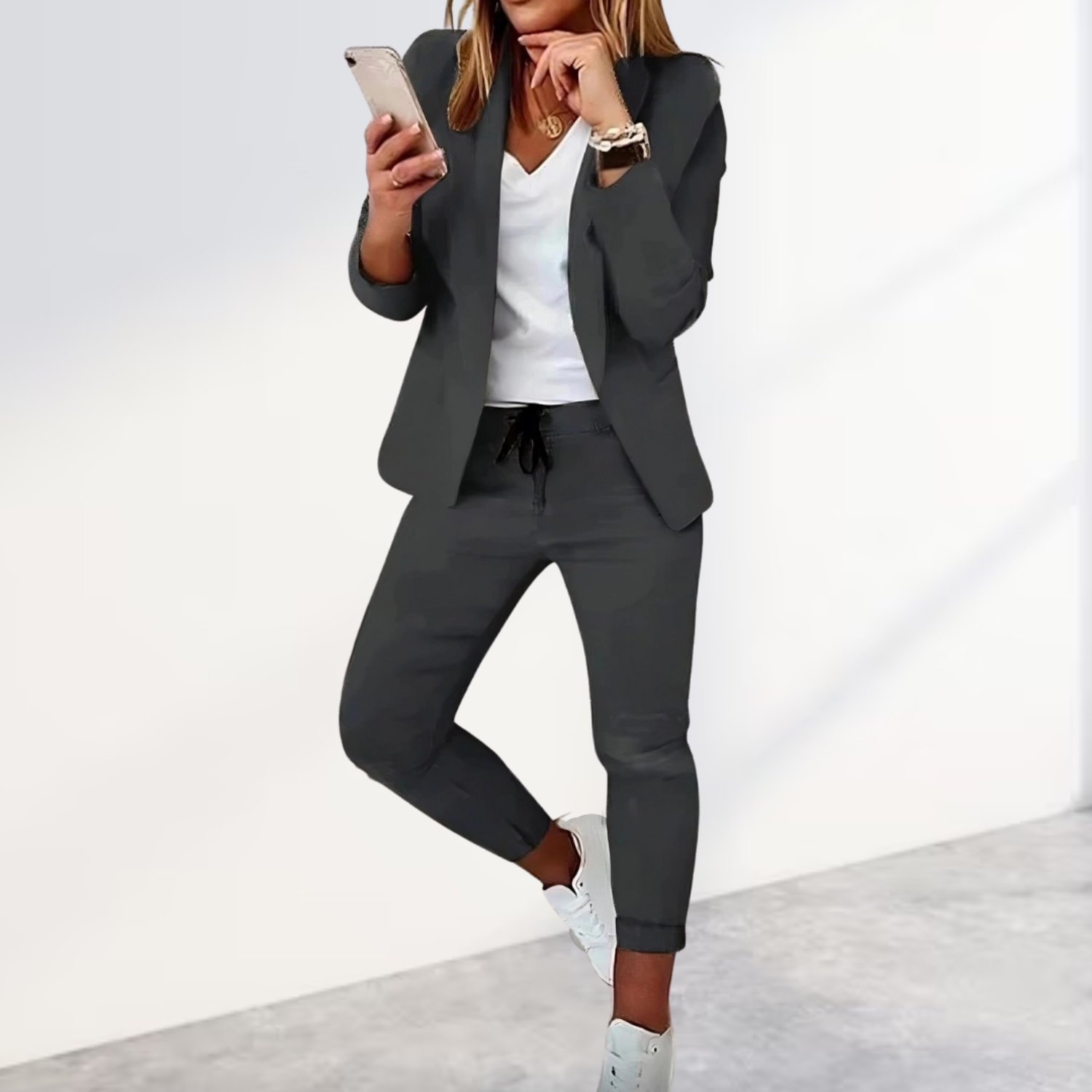 Evanthe – Women’s Blazer And Trouser Set