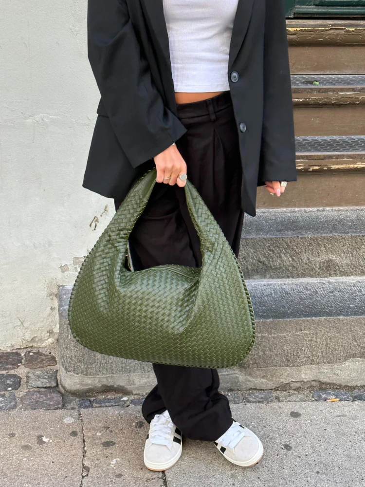 Alva | Women’s Tote Bag | Timeless