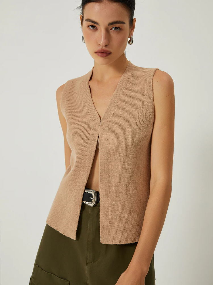 Maven | Women’s Sweater Vest | Ribbed Character Knit