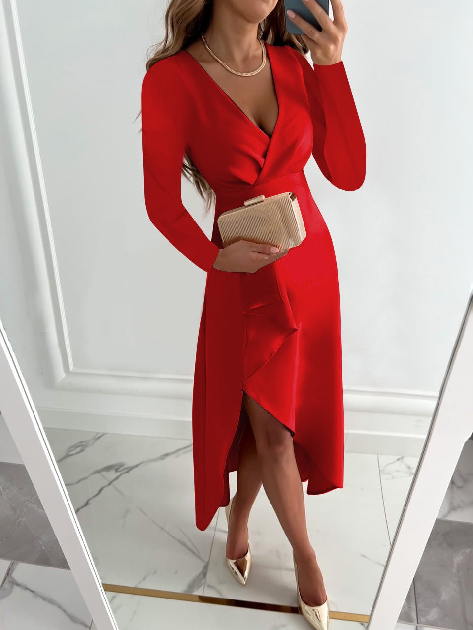 Women's dress with a V-neckline Midi - Slit