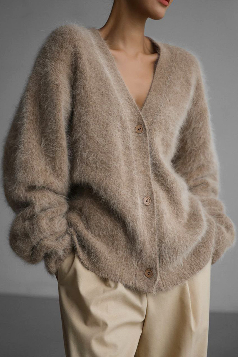 Fluffy Oversized Cardigan | Soft Knit | Cozy & Stylish