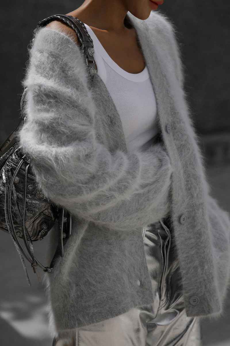 Fluffy Oversized Cardigan | Soft Knit | Cozy & Stylish
