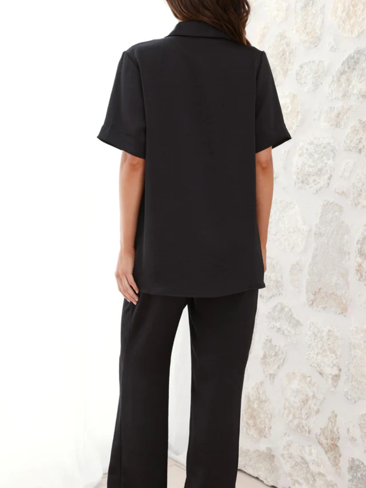 Imogen | Women’s Shirt | Black Button-Up Relaxed Fit