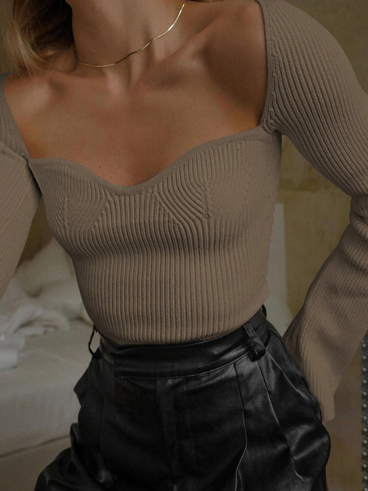 Melina | Women’s Knit Top | Sweetheart Long Sleeve Fitted