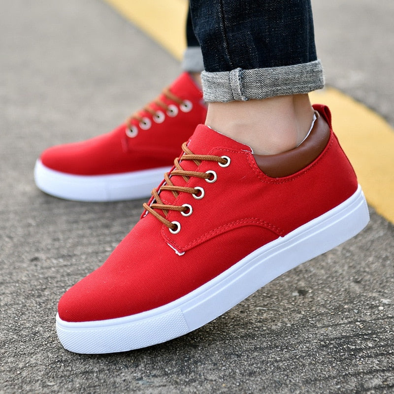 Men’s Casual Shoes - Lace-Up Design with Contrast Sole
