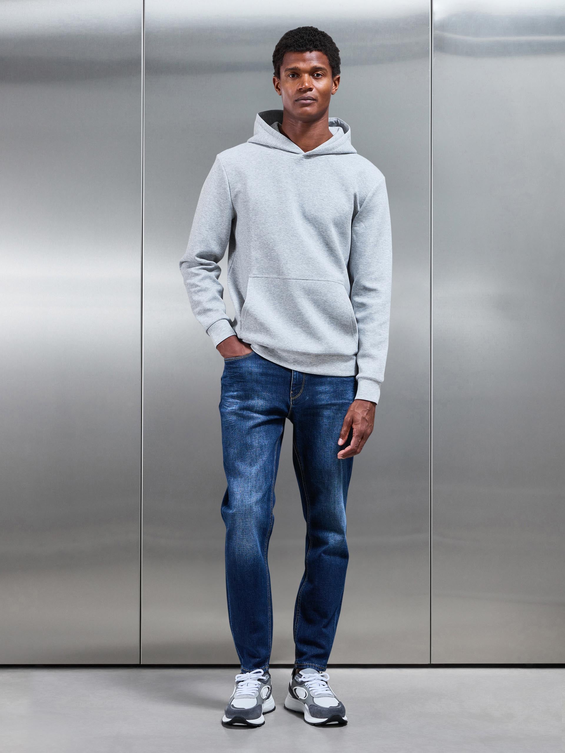 Men’s Jeans with Narrow Leg Cut in Dark Wash