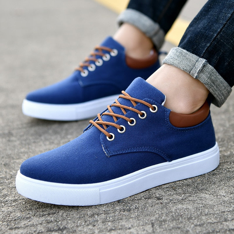 Men’s Casual Shoes - Lace-Up Design with Contrast Sole