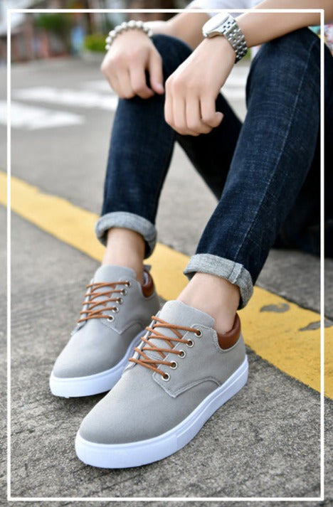 Men’s Casual Shoes - Lace-Up Design with Contrast Sole
