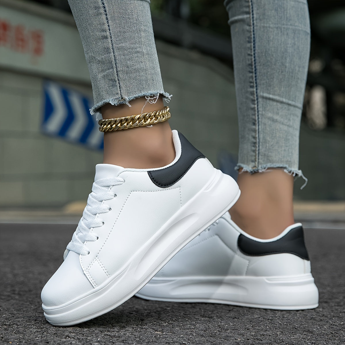 Women’s White Low-Top Shoes – Lace-Up Everyday Footwear