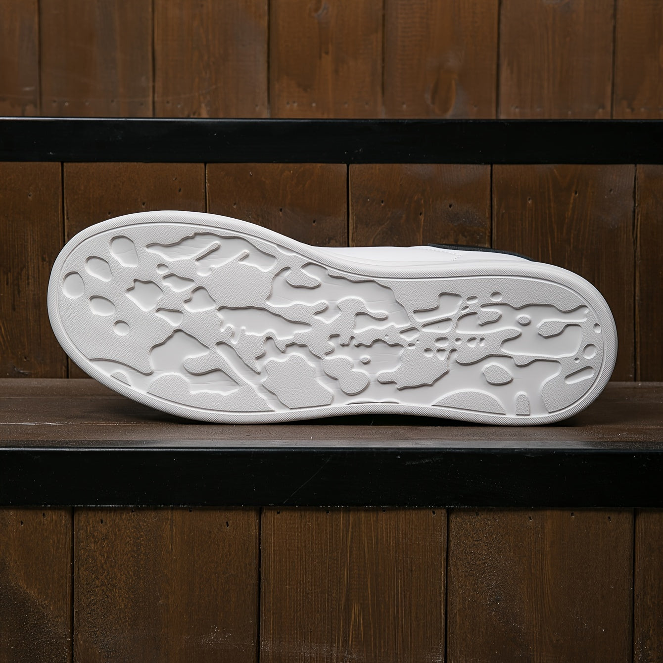 Women’s White Low-Top Shoes – Lace-Up Everyday Footwear