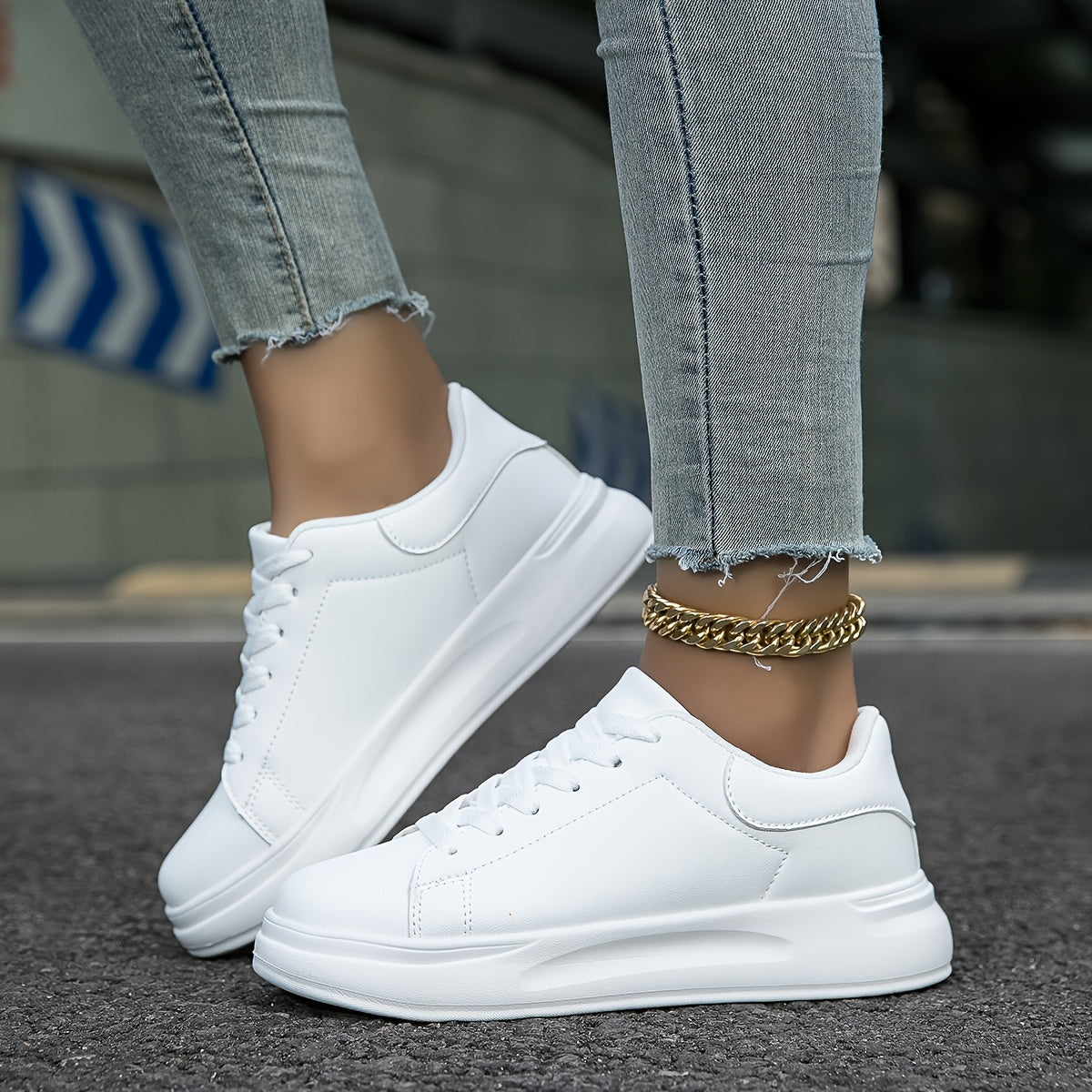 Women’s White Low-Top Shoes – Lace-Up Everyday Footwear