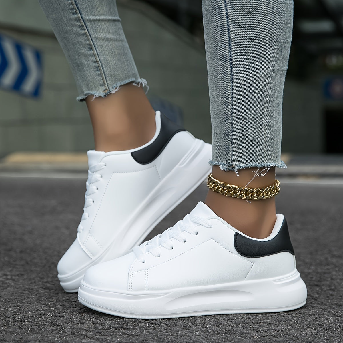 Women’s White Low-Top Shoes – Lace-Up Everyday Footwear