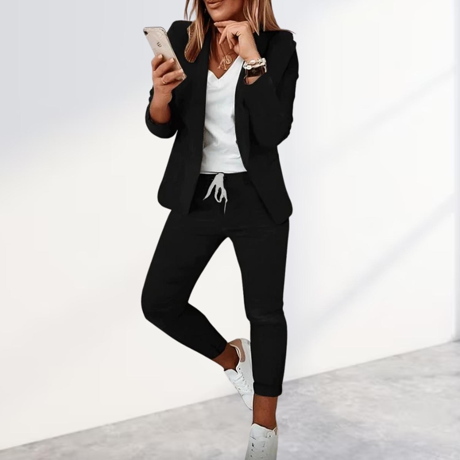 Evanthe – Women’s Blazer And Trouser Set