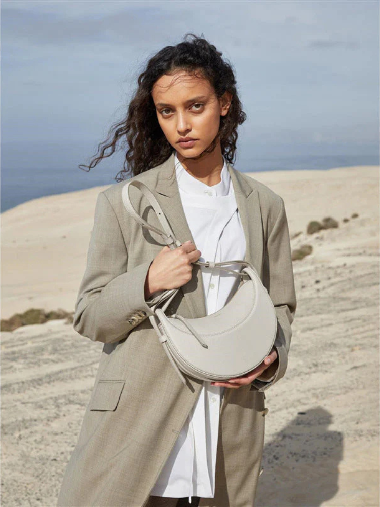 Valeria | Women’s Saddle Bag | Soft Leather