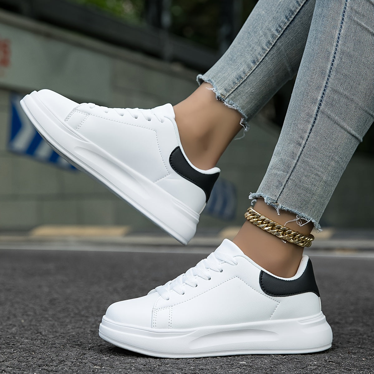 Women’s White Low-Top Shoes – Lace-Up Everyday Footwear