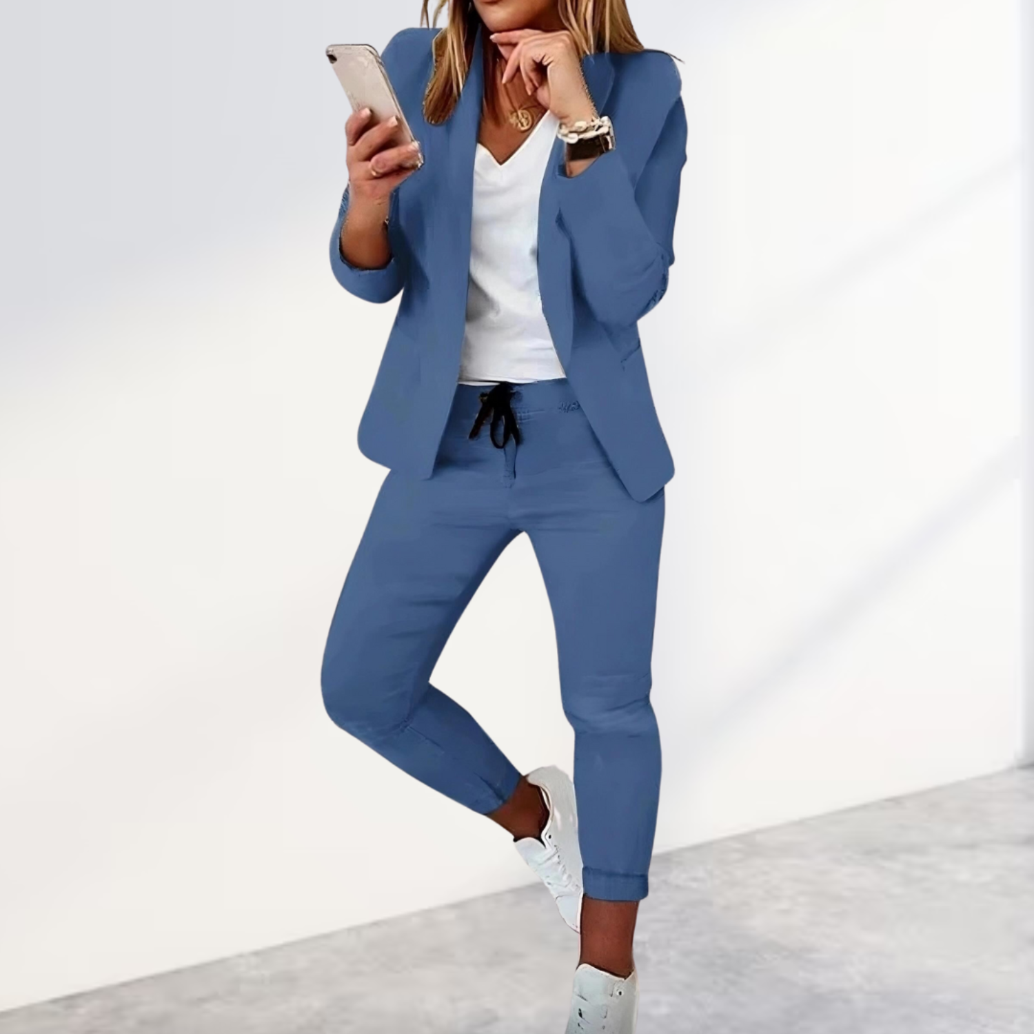 Evanthe – Women’s Blazer And Trouser Set