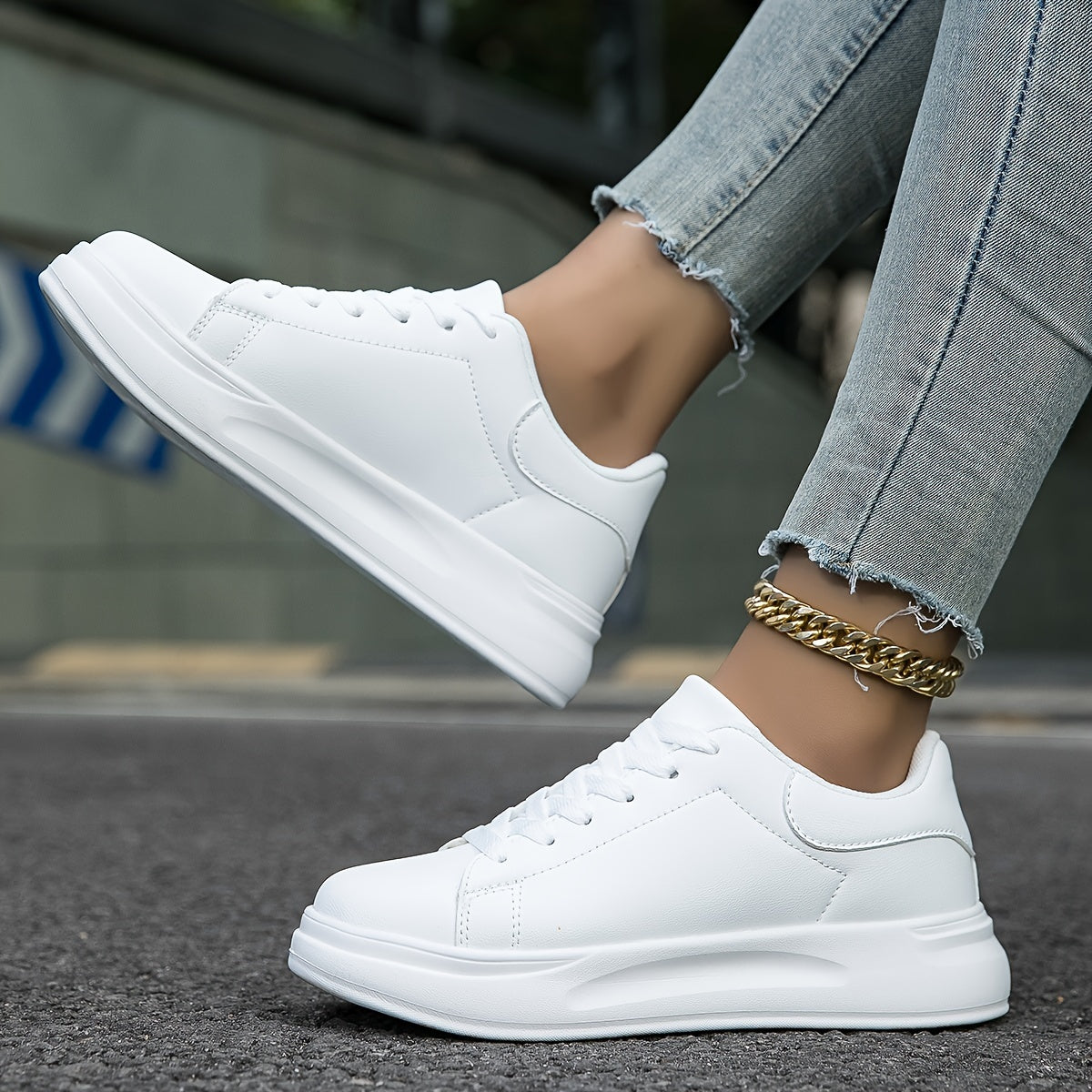 Women’s White Low-Top Shoes – Lace-Up Everyday Footwear