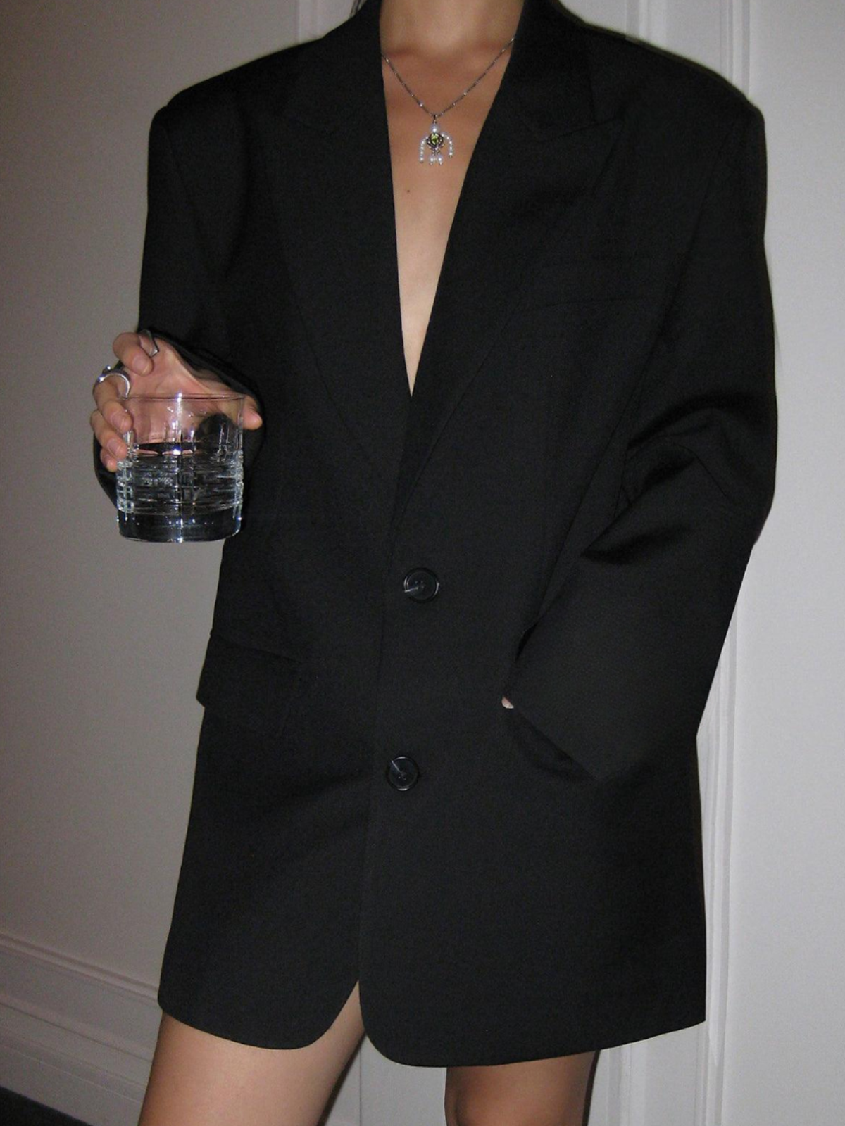 Arlienne – Women’s Longline Lapel Blazer