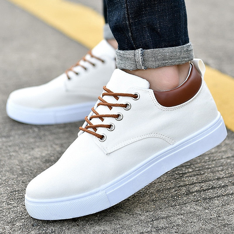 Men’s Casual Shoes - Lace-Up Design with Contrast Sole