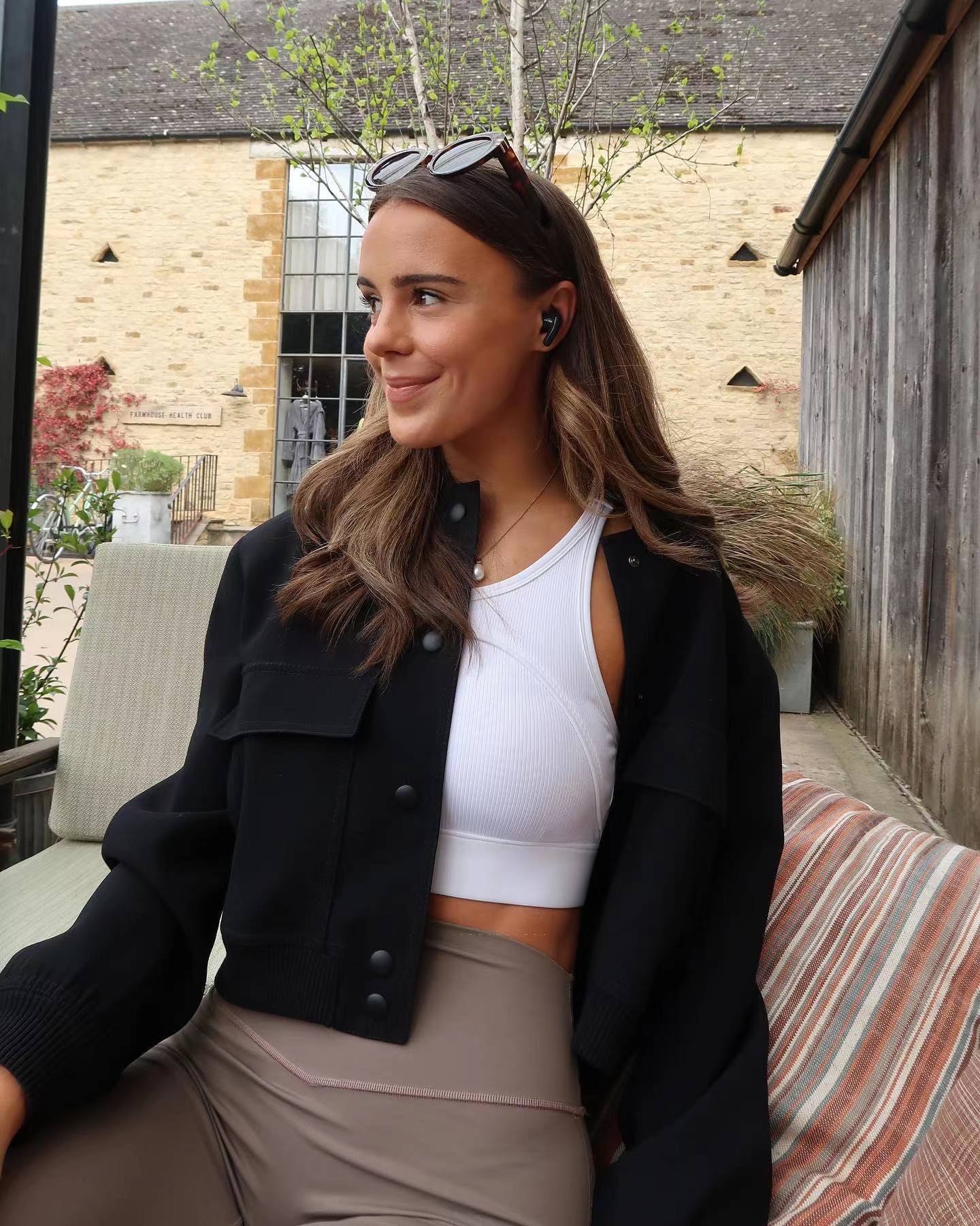 Ellie – Women’s Cropped Jacket With Pockets