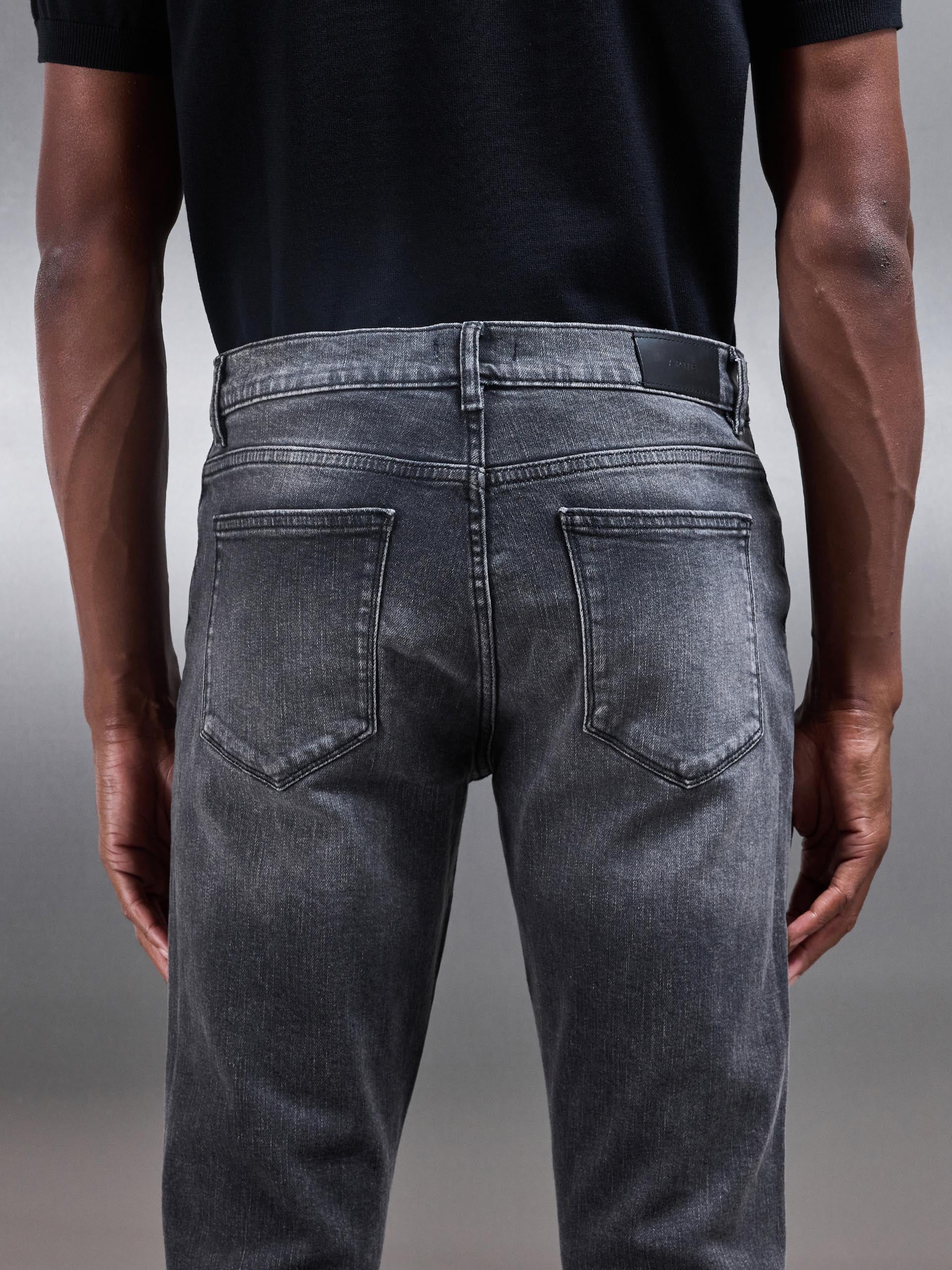 Men’s Jeans in Narrow Leg Cut - Gray Wash
