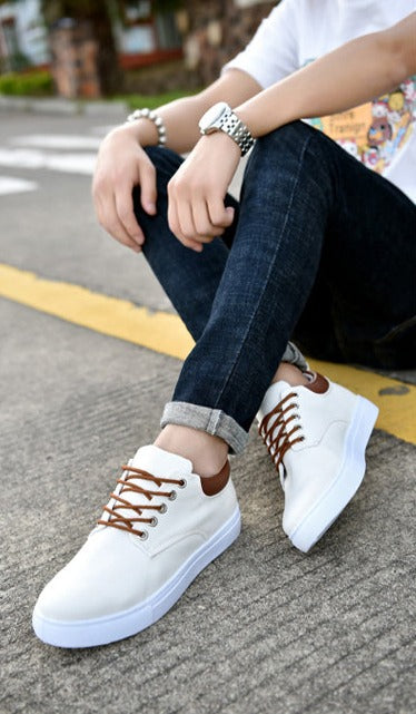 Men’s Casual Shoes - Lace-Up Design with Contrast Sole