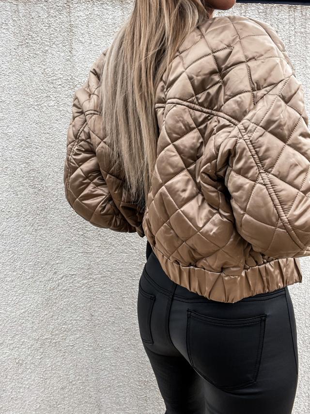 Elowira – Women Short Zip Quilted Jacket