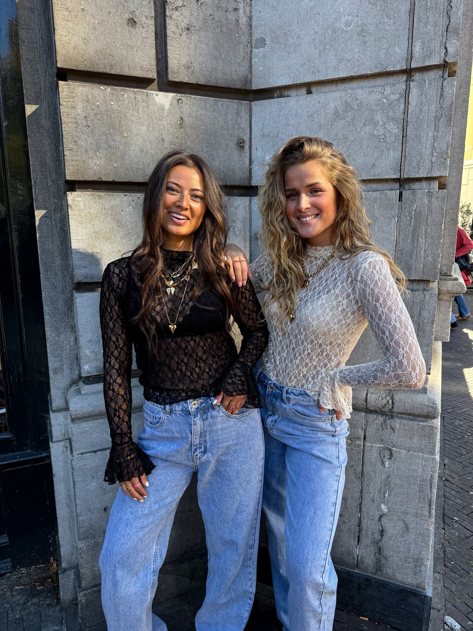 Women's long-sleeved blouse - Knitted jersey layer